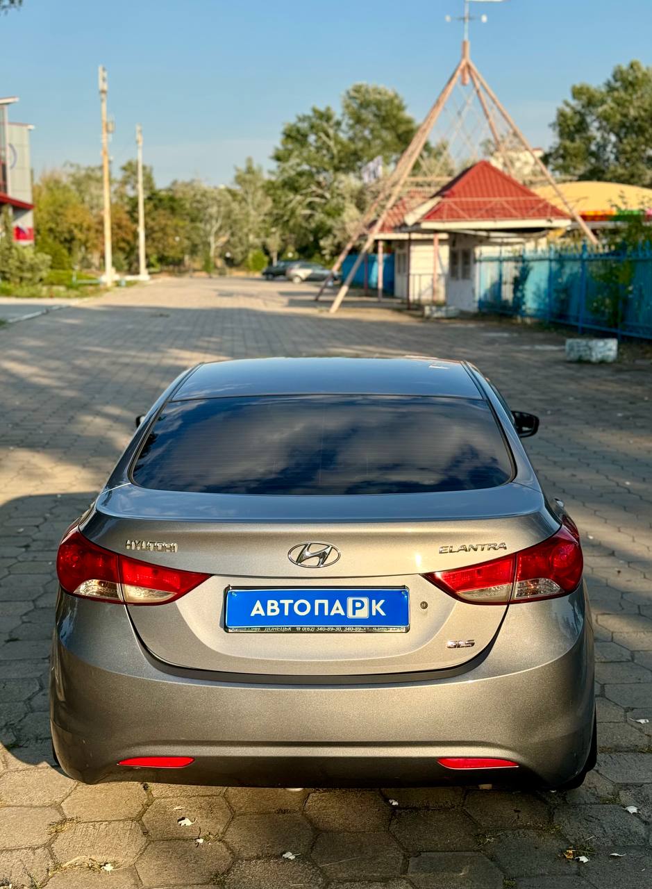Hyundai Elantra 2012 в Мариуполе